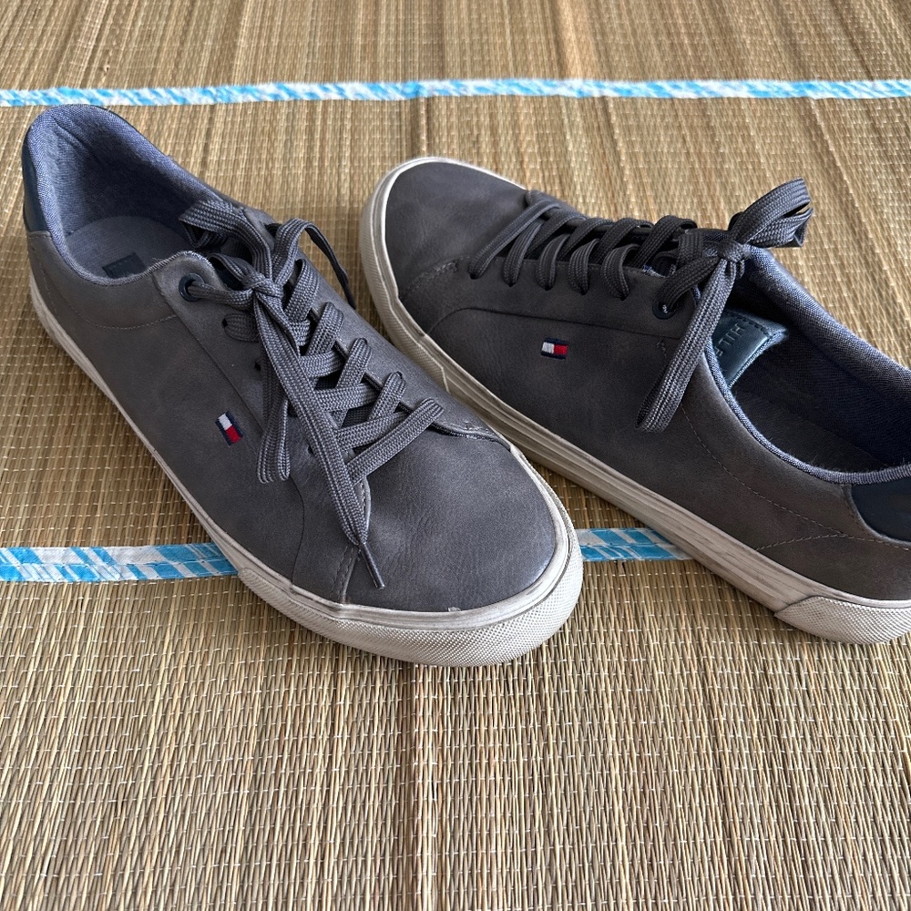 Tommy Hilfiger Men’s Sneakers size 9.5